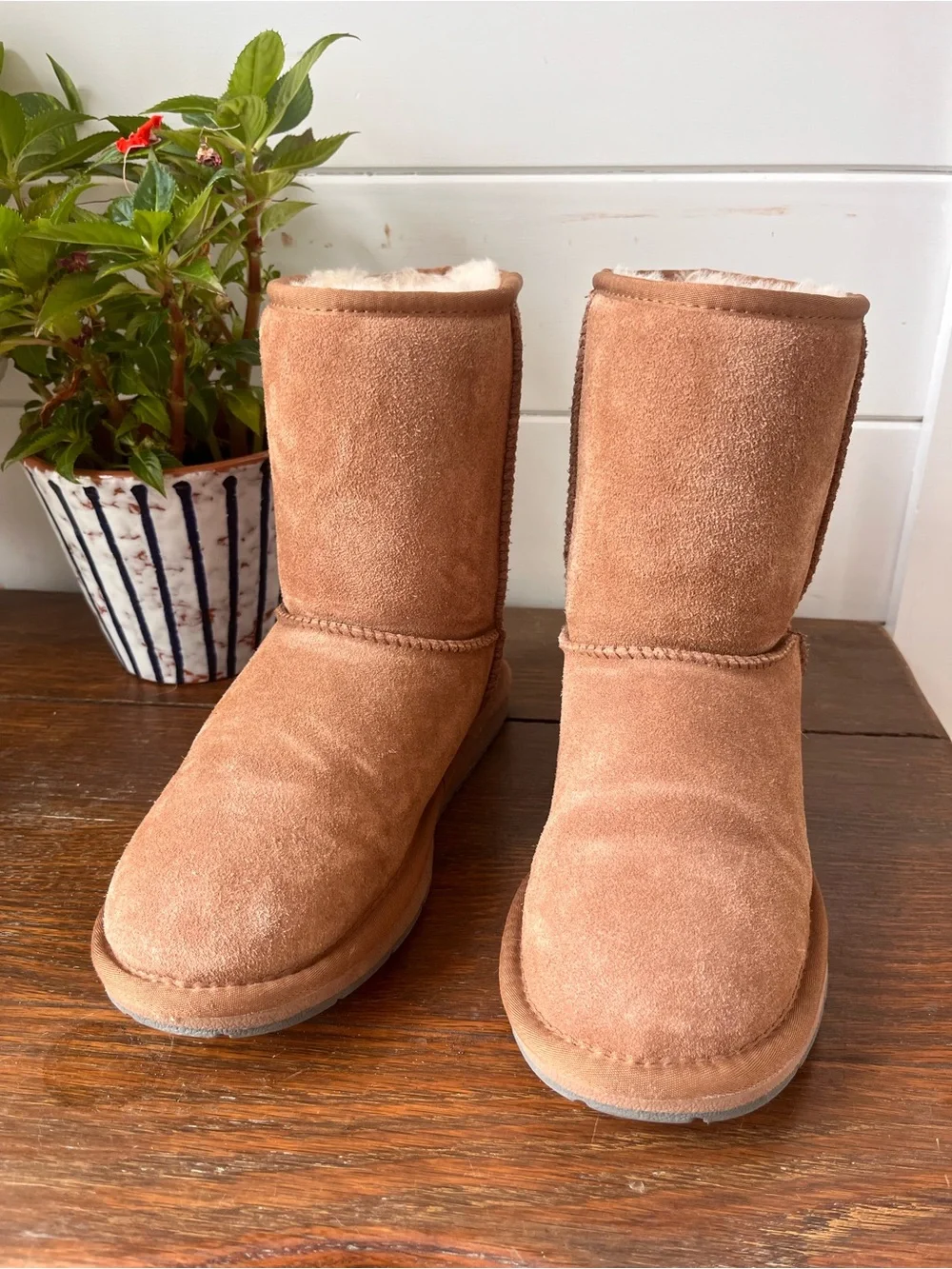 UGG classic short